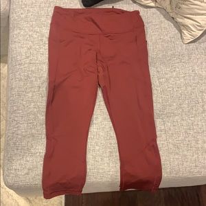 Lulu lemon pace rival crop 22”